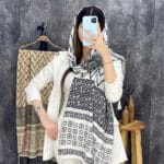 شال طرحدار سفید مشکی کرم چهار فصل فران لند