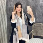 شال طرحدار پوست ماری فندی نخی فرانلند نخچهارفصل زنجیری کمربندی نخ چهار فصل فران لند کرم سبز آبی اسمانی کرم مشکی