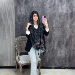 شال تابستانه بهاره چهار فصل نخی منگوله دار فروشگاه فران لند عمده پخش سفید مشکی گوچی