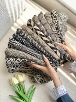شال وارداتی حریر کرم مشکی فرانلند رشت