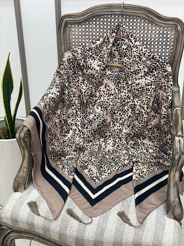 روسری نخی قواره 140 فرانلند