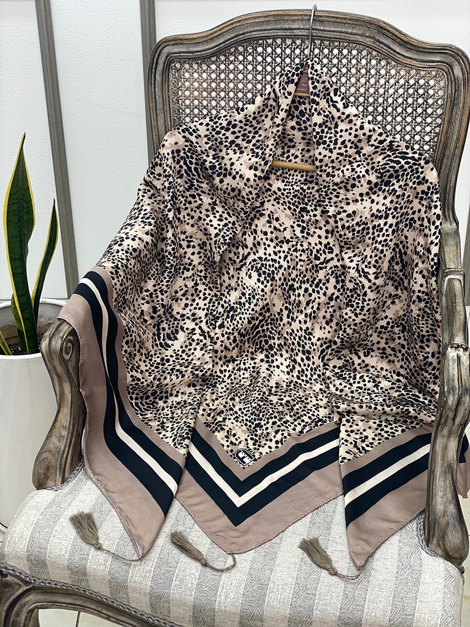 روسری نخی قواره 140 فرانلند