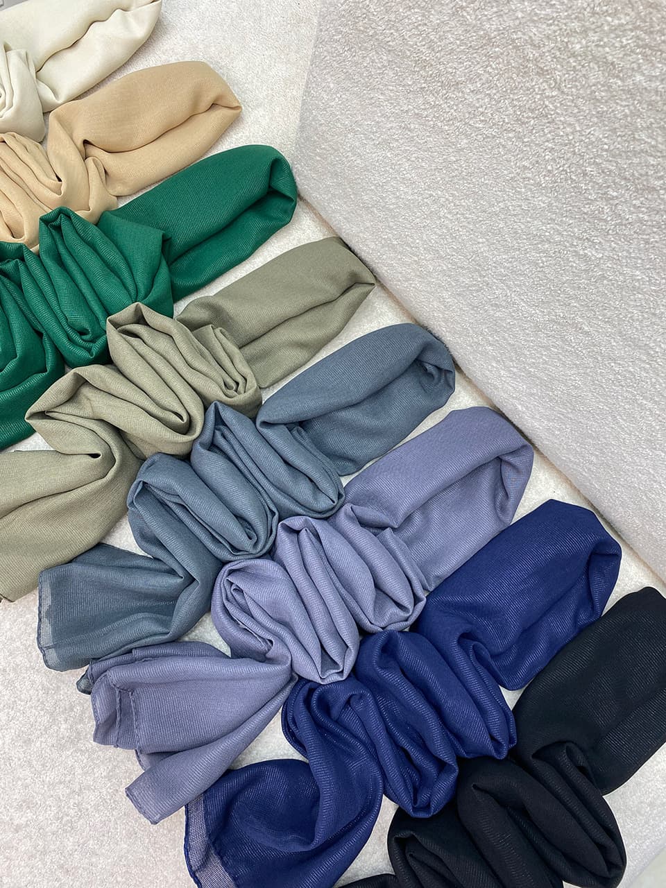 1938-1 شال مجلسی دنیز لمه دار فرانلند رشت عمده خدادوست